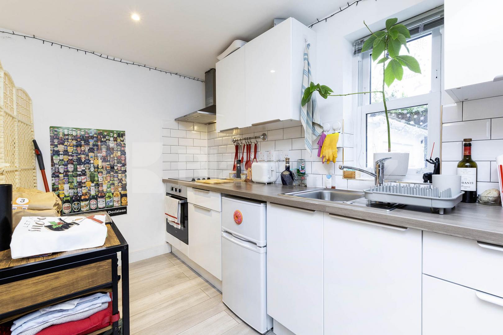 Modern studio set in a beautiful location Kilburn Lane , Queens Park